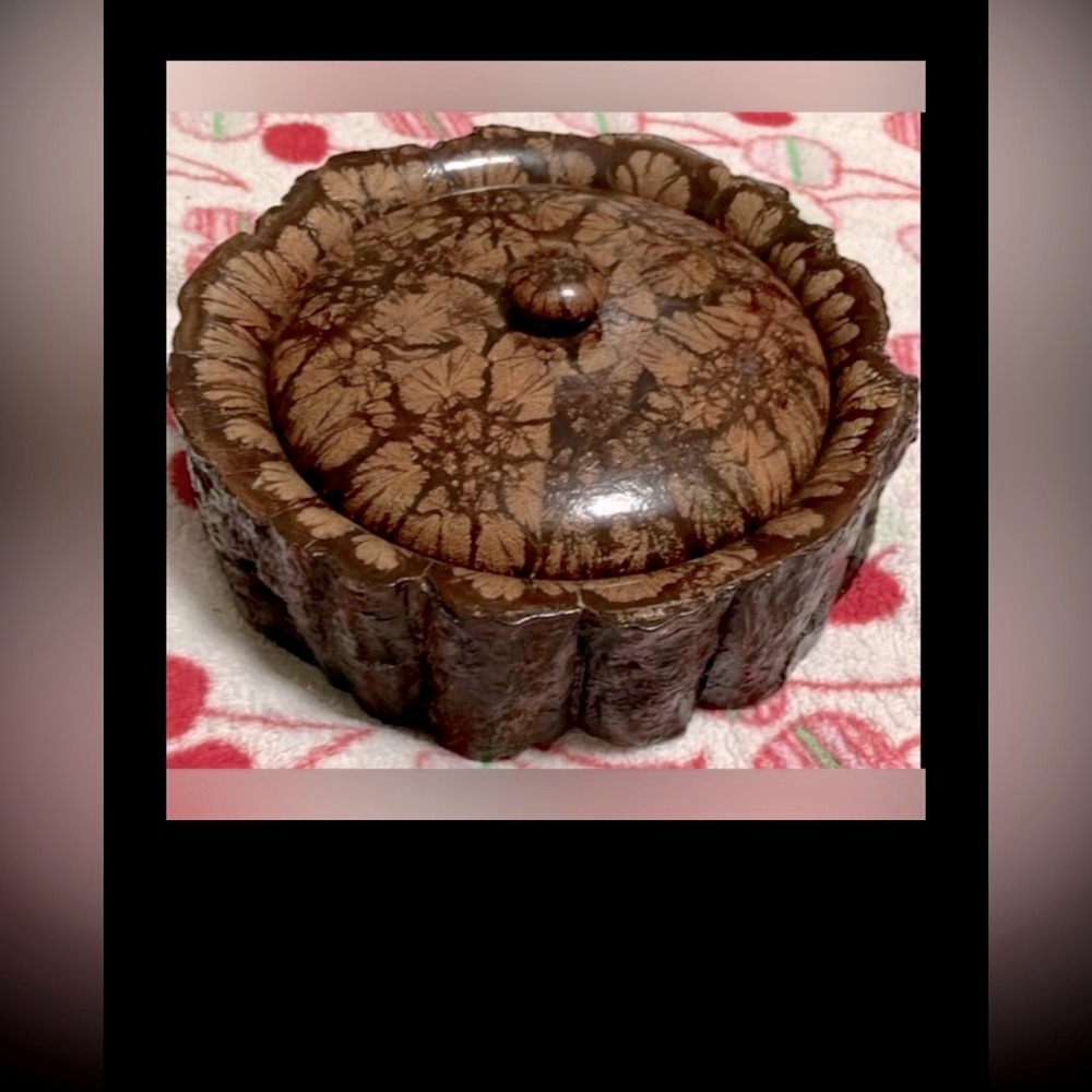 Vintage Varnished Paper Mache - wood effect round box with lid in Earthen tones